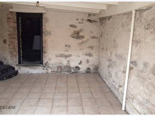 Maison à vendre 21 000 € 2 pièces 1 chambre 57 m² 44 m² de terrain Hauts Quartiers Thiers 63300