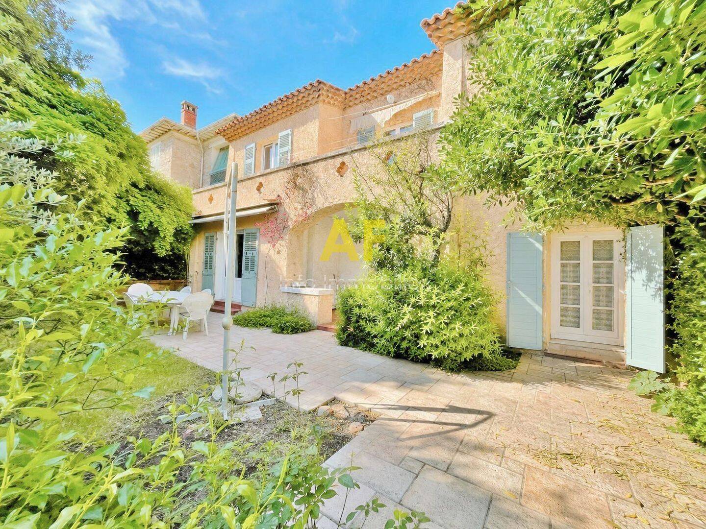 Maison 8 pièces 192 m² · à Saint-Raphaël · 192 m² · 934 000 €