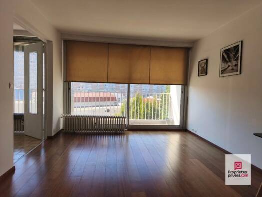 Appartement à vendre 133 000 € 5 pièces 4 chambres 96 m² Étage 4/18 Anseele-Centre-Nations Unies-Crouy-Esperence Roubaix 59100