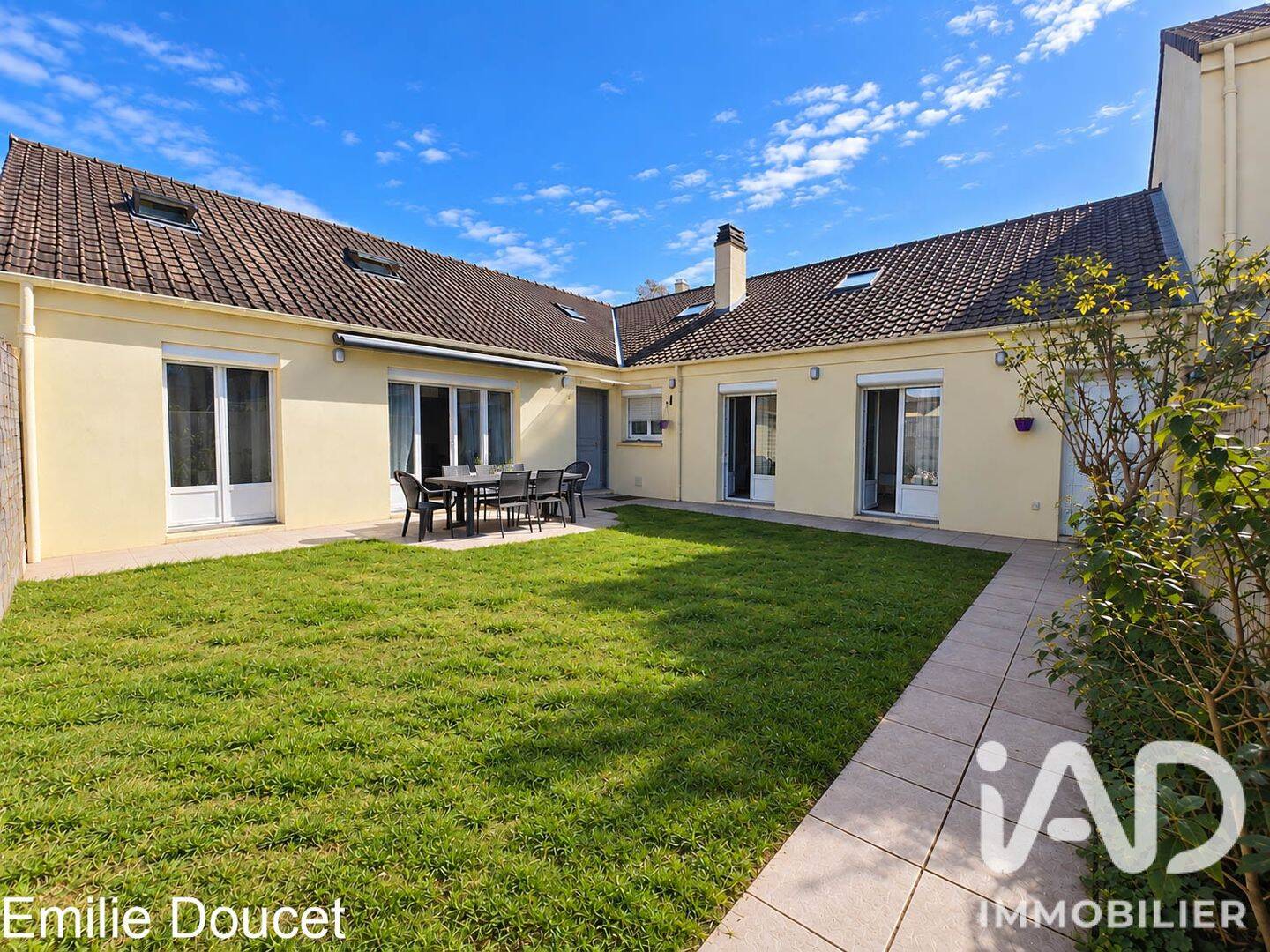 Maison 6 pièces 125 m² · à Maurepas · 125 m² · 375 000 €