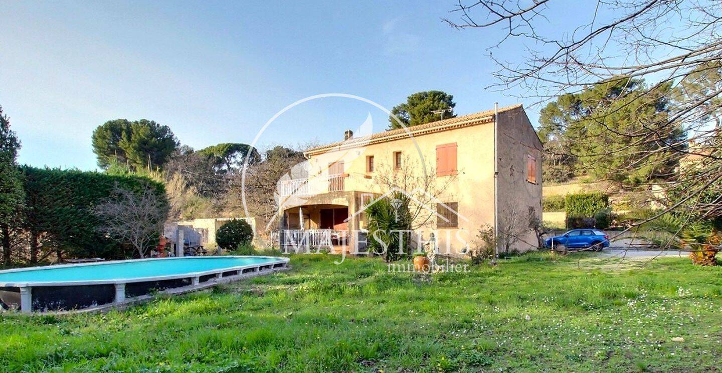 Maison 6 pièces 150 m² · à Saint-Cyr-sur-Mer · 150 m² · 580 000 €