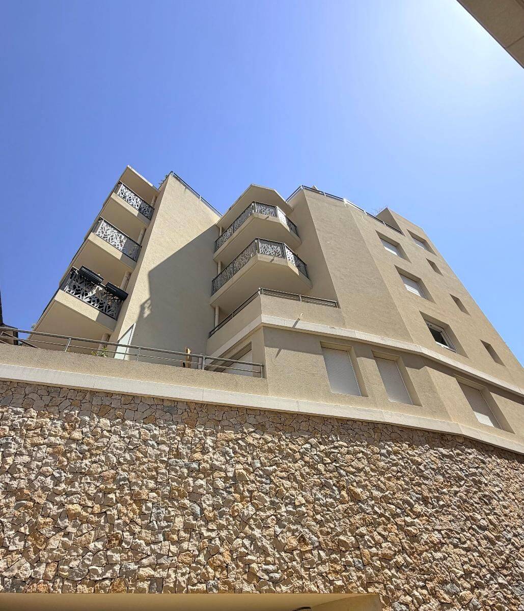 Appartement 2 pièces 54 m² · à Beausoleil · 54 m² · 280 000 €