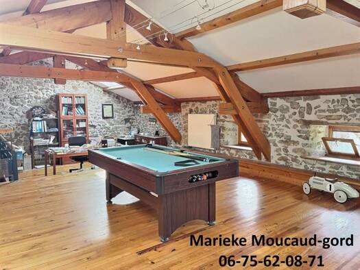 Maison à vendre 220 000 € 7 pièces 3 chambres 173 m² 331 m² de terrain Solignac-sous-Roche 43130