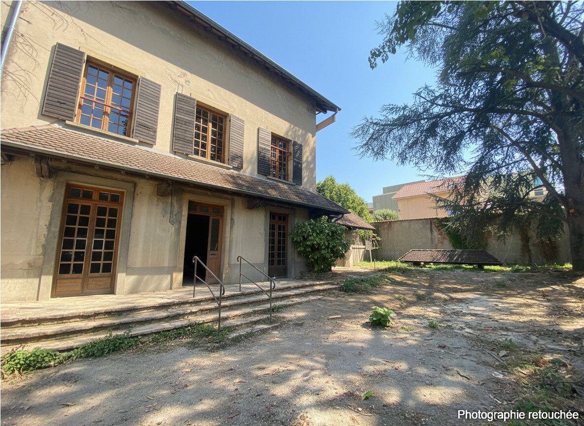 Maison 8 pièces 160 m² · à Bourgoin-Jallieu · 160 m² · 249 000 €