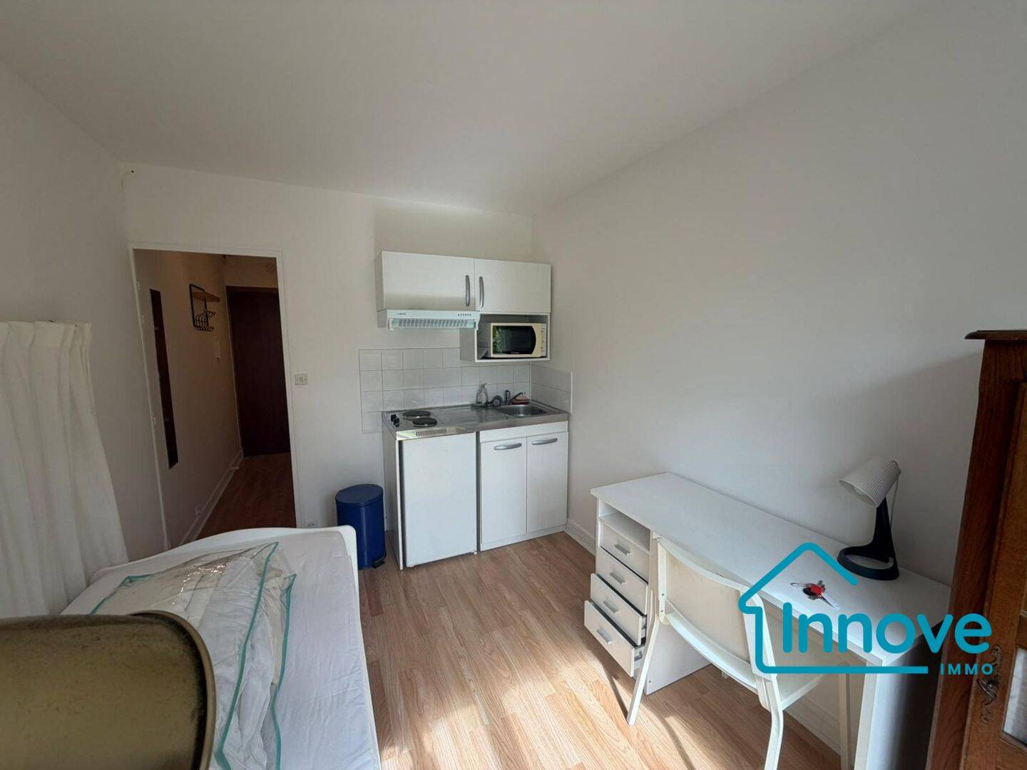 Appartement 1 pièce 14 m² · à Versailles · 13,9 m² · 629 €/mois
