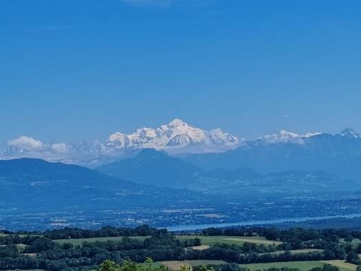 Appartement à vendre 420 000 € 4 pièces 3 chambres 79 m² Ouest Gex 01170