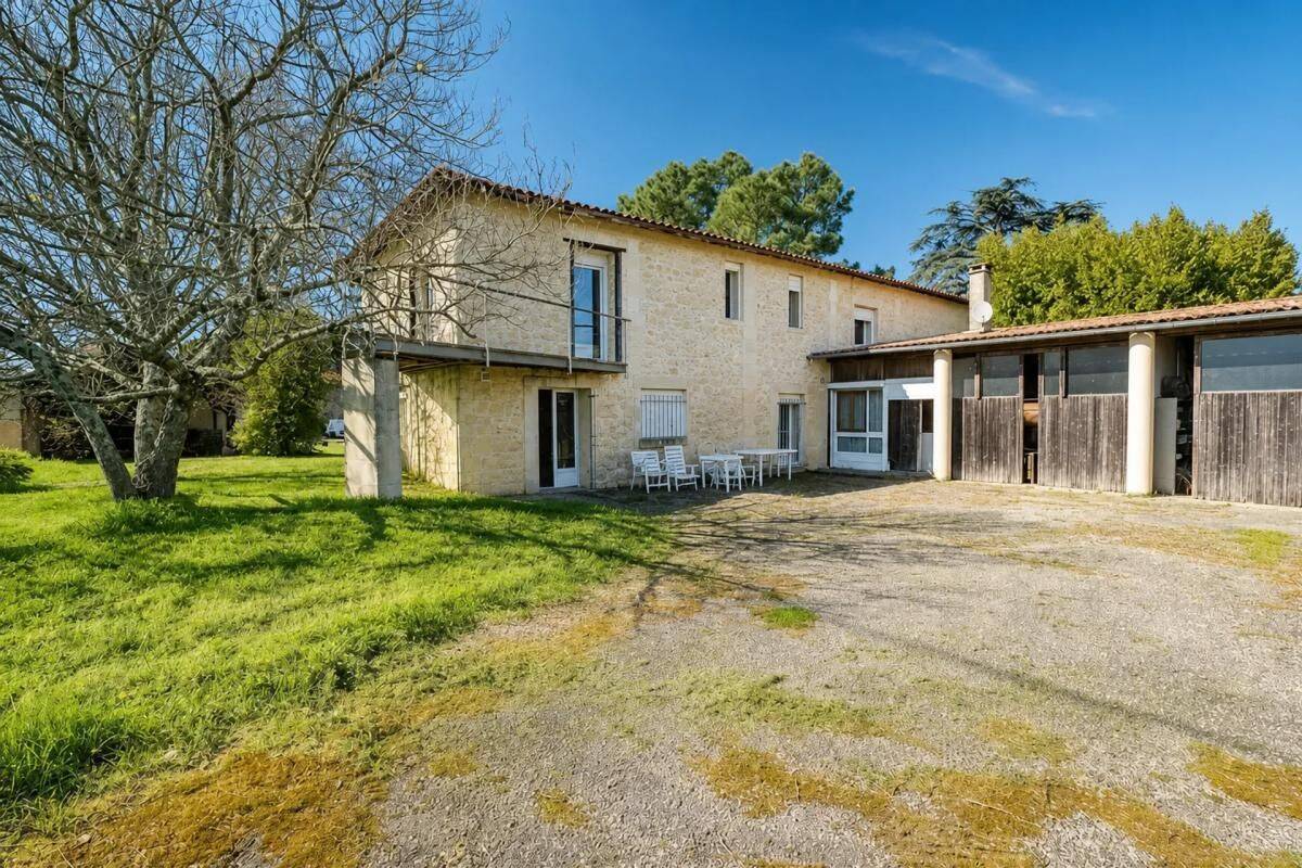 Maison 7 pièces 260 m² · à Tresses · 260 m² · 475 000 €