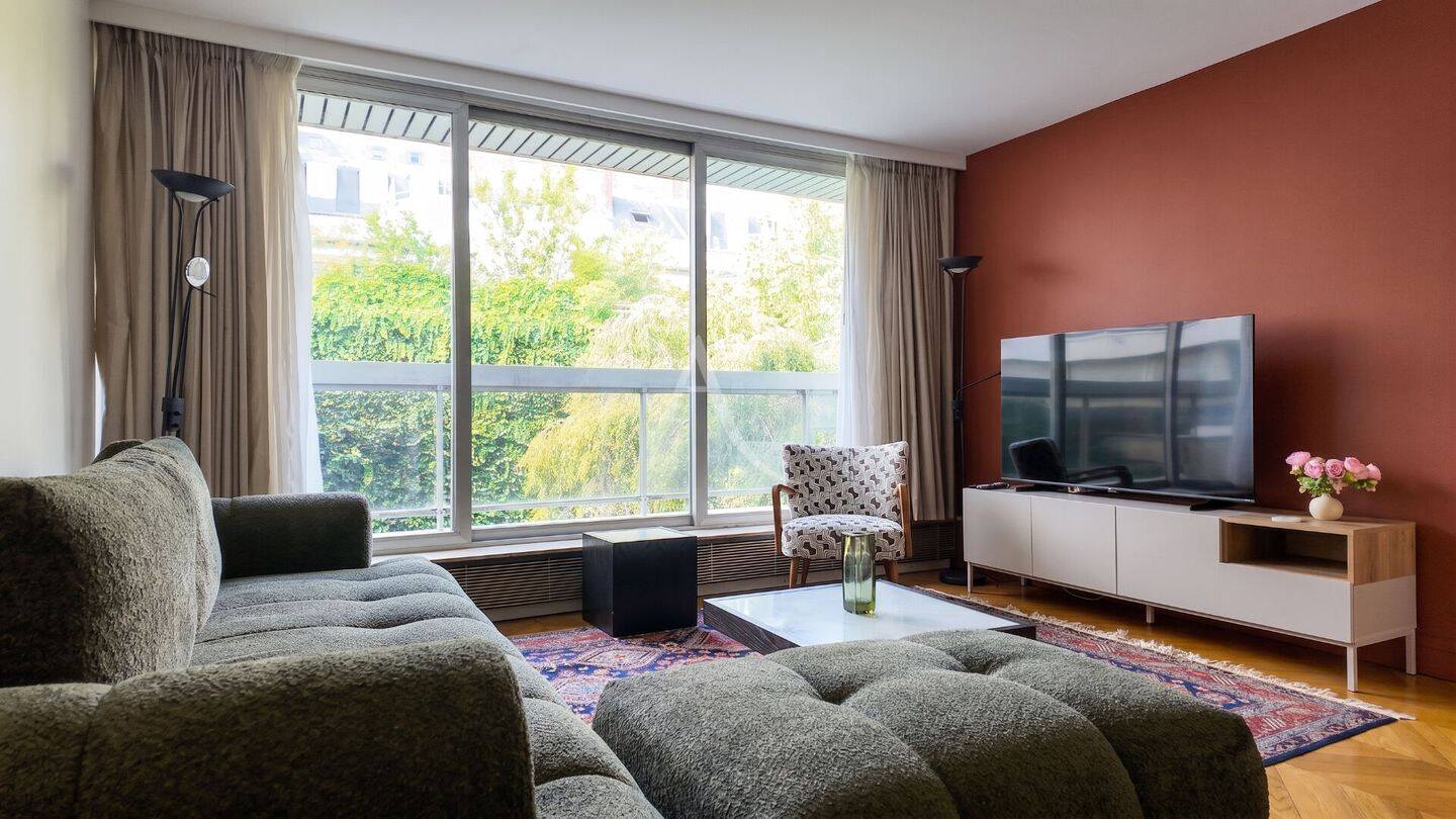 Appartement 4 pièces 83 m² · à Paris 7ème Arrondissement · 82,6 m² · 3 600 €/mois