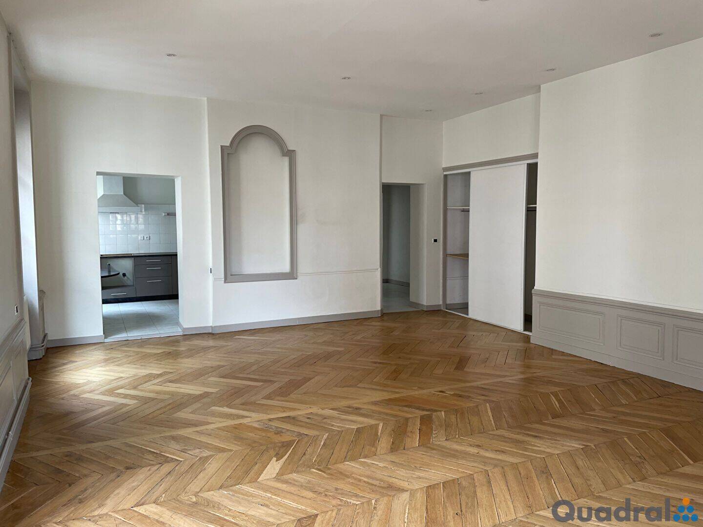 Appartement 4 pièces 159 m² · à Lyon 2ème Arrondissement · 158,6 m² · 2 290 €/mois