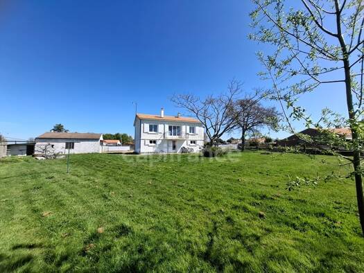 Maison à vendre 239 000 € 6 pièces 4 chambres 128 m² 1 667 m² de terrain Notre-Dame-de-Riez 85270