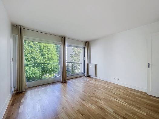 Appartement à vendre 184 000 € 1 pièce 32 m² Étage 2/3 Matisse-Pierrelais Châtillon 92320