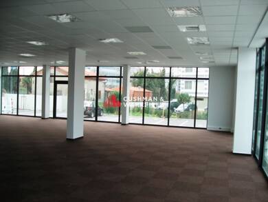 Espace bureau à louer 24 308 € 1 980 m² de bureaux divisible de 162 m² à 162 m² Croix de Pierre-route d'Espagne Toulouse 31100