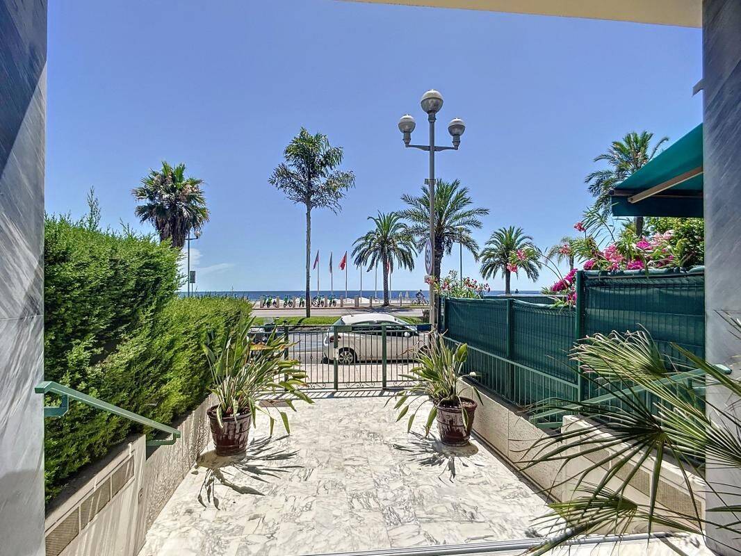 Studio Nice/Californie meublé étudiant 27.60 m2 — 16