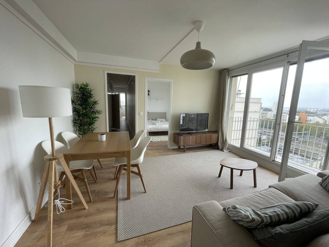5 pièces 83 m² · à Orléans · 83 m² · 920 €