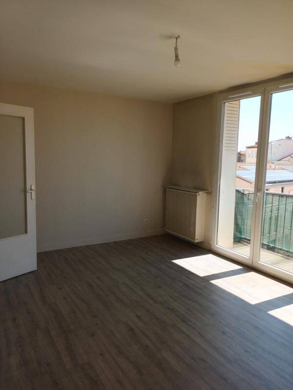 Appartement 3 pièces 64 m² · à Saint-Chamond · 64 m² · 530 €/mois