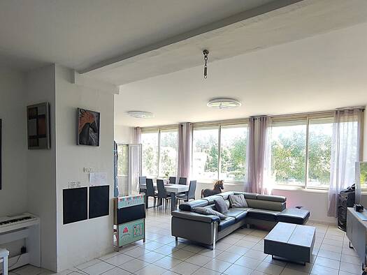 Appartement à vendre 273 000 € 3 pièces 2 chambres 131 m² RDC Sainte-Anastasie-sur-Issole 83136