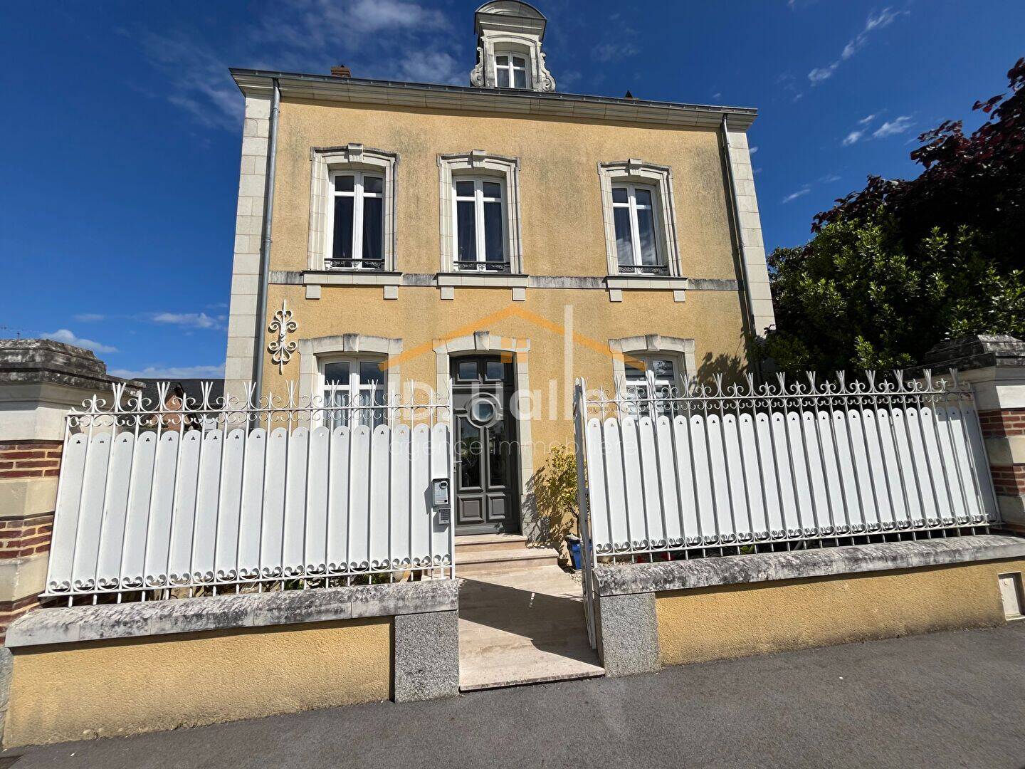 Maison 7 pièces 228 m² · à Craon · 228 m² · 317 200 €