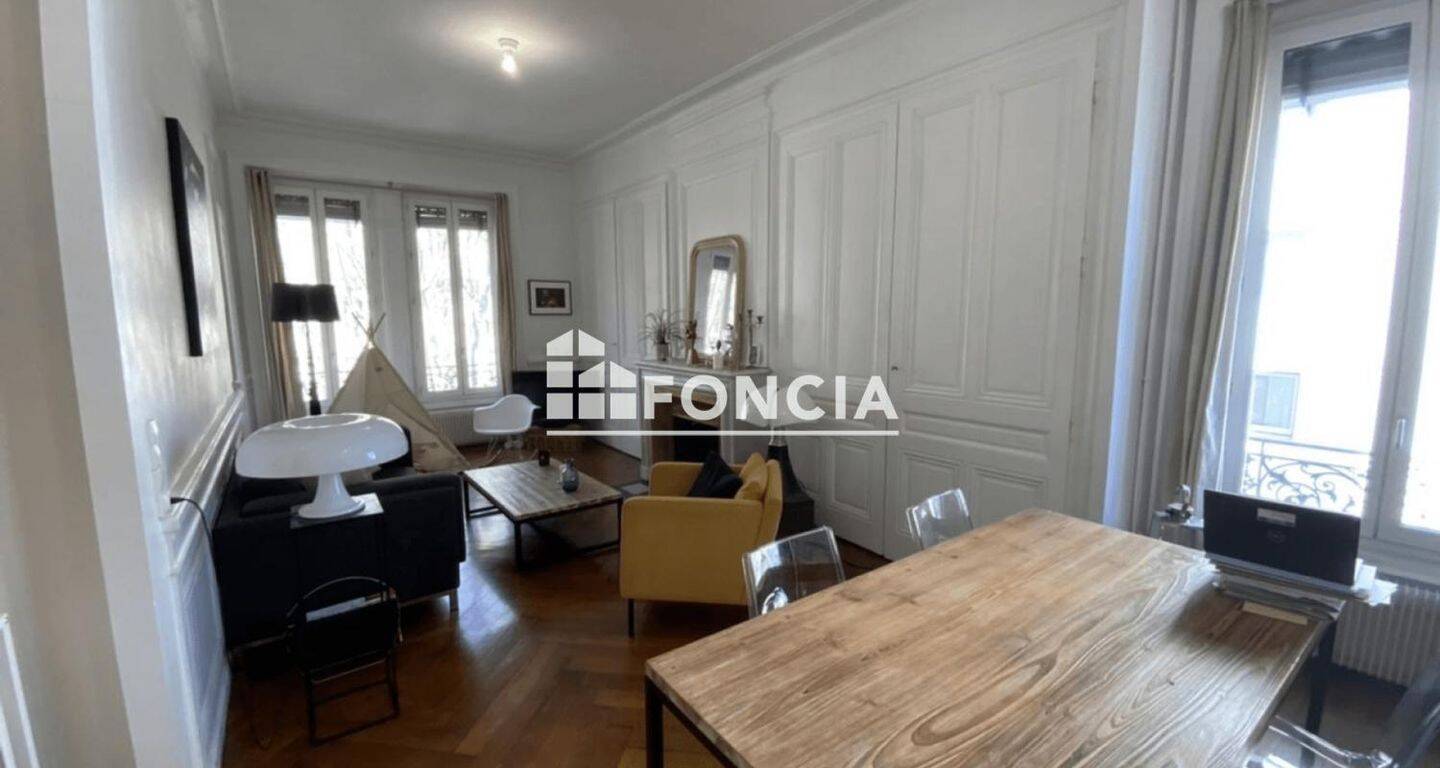 Appartement 5 pièces 122 m² · à Lyon 6ème Arrondissement · 121,6 m² · 1 808 €