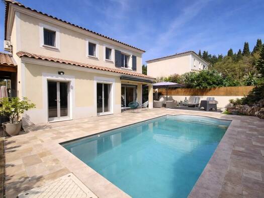 Maison à vendre 544 000 € 4 pièces 3 chambres 106 m² Noyau Villageois-Zone Urbaine Velaux 13880