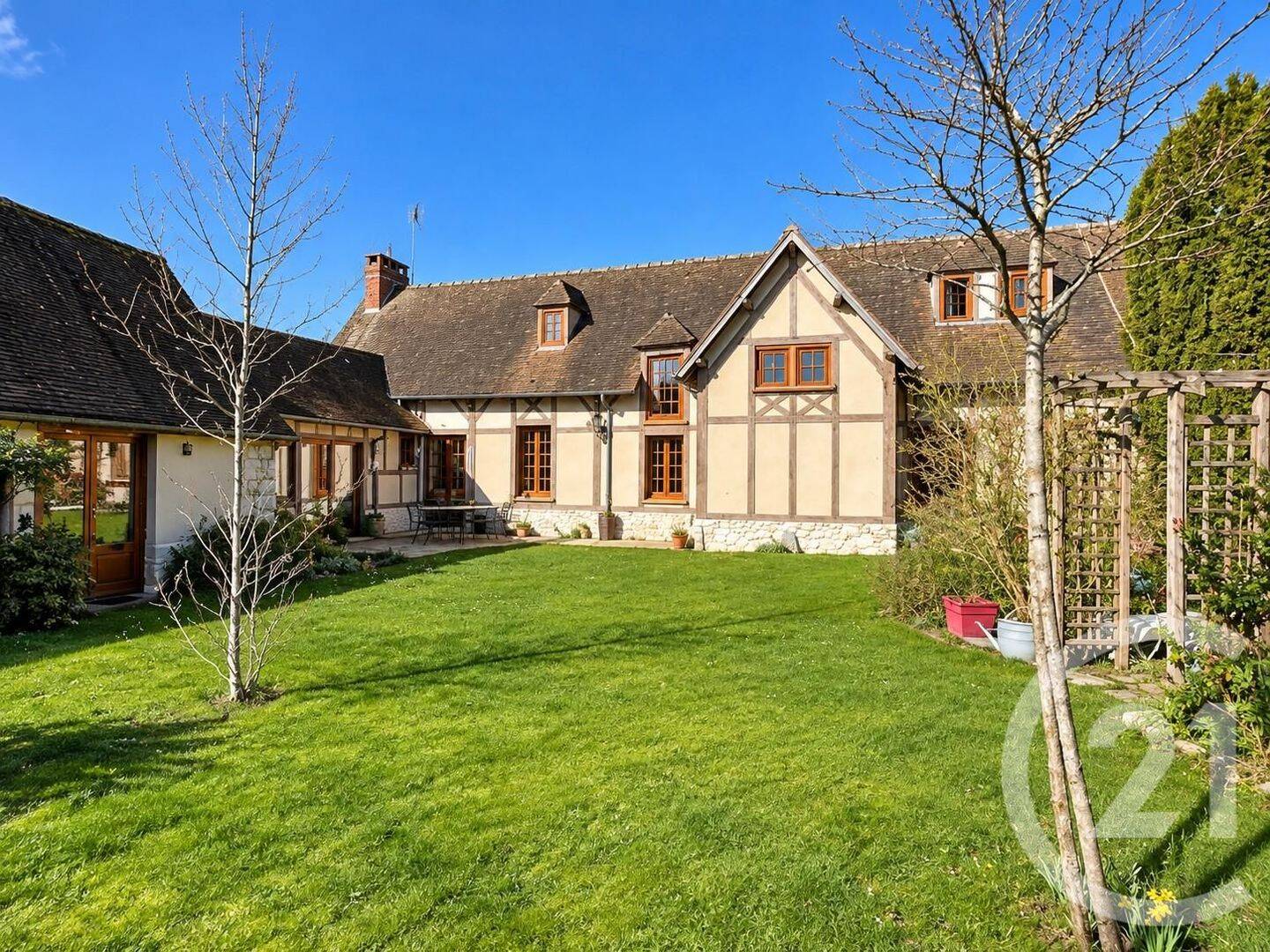 Maison 8 pièces 226 m² · à Vexin-sur-Epte · 225,5 m² · 430 000 €