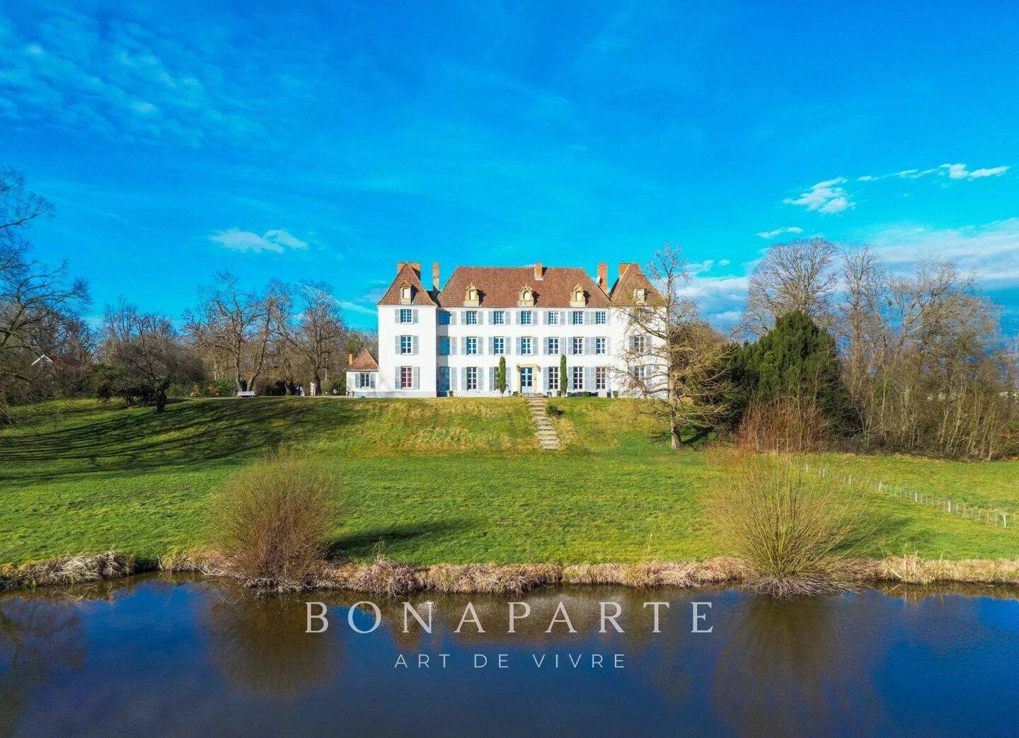 Maison 20 pièces 840 m² · à Roanne · 840 m² · 1 820 000 €