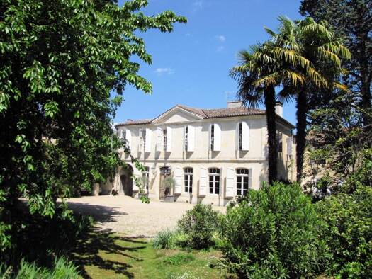 Hôtel particulier à vendre 985 000 € 18 pièces 6 chambres 600 m² 2 500 m² de terrain Est Condom 32100