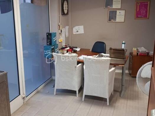 Local commercial à vendre 116 000 € 100 m² de surface de vente Montfrin 30490