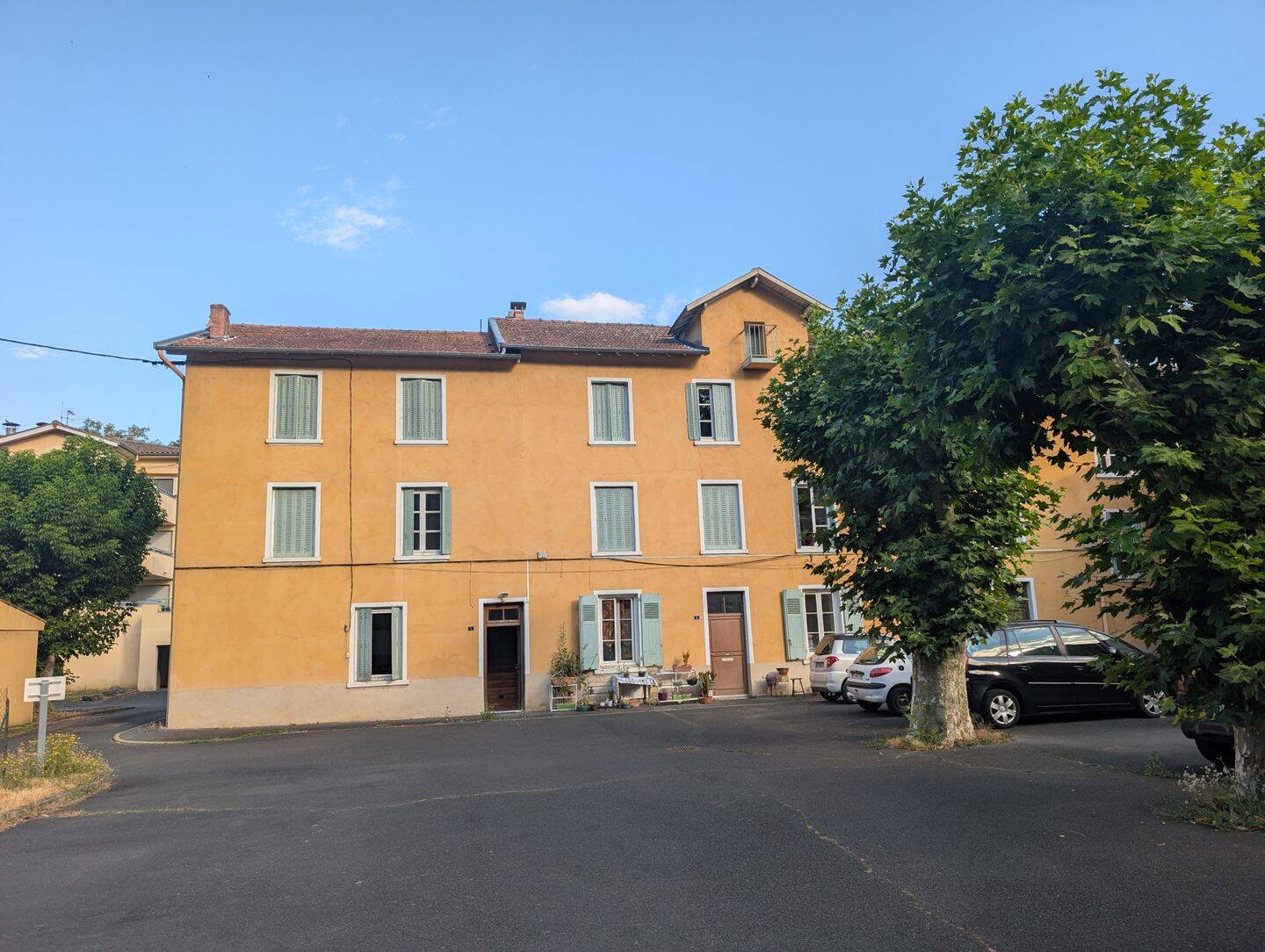 Appartement 3 pièces 75 m² · à Sain-Bel · 75 m² · 145 000 €