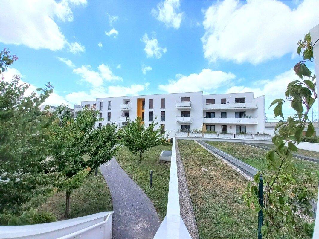Appartement 3 pièces 72 m² · à Cenon · 72 m² · 823 €/mois