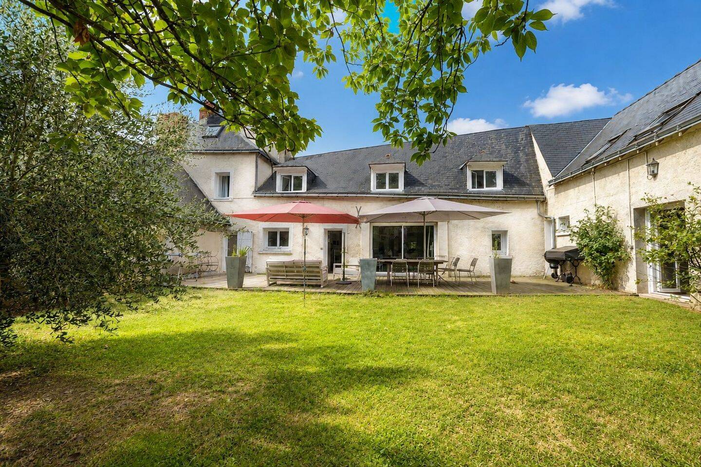 Maison 7 pièces 194 m² · à Briollay · 194 m² · 399 000 €