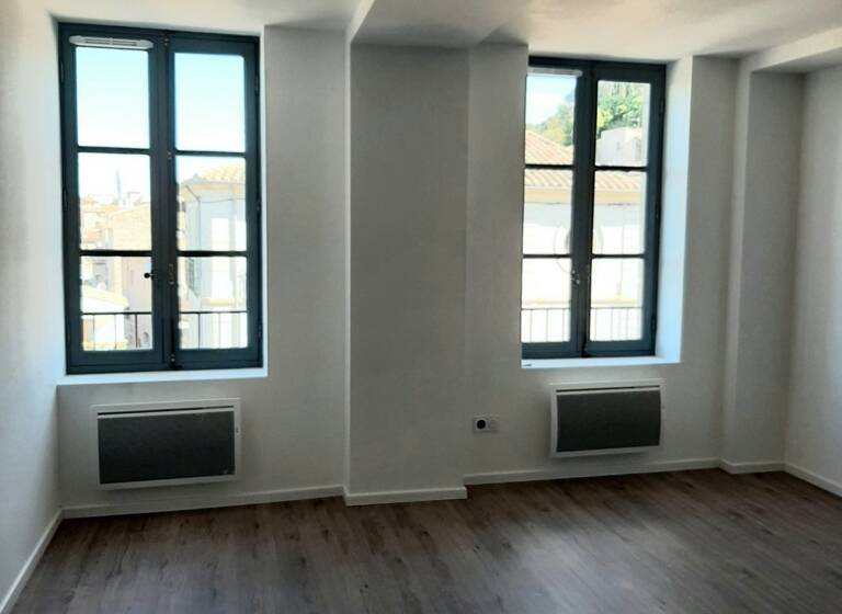 Appartement à louer 550 € 2 pièces 1<br/>chambre 37,9 m²<br/>superficie 2ème<br/>étage Sommières 30250