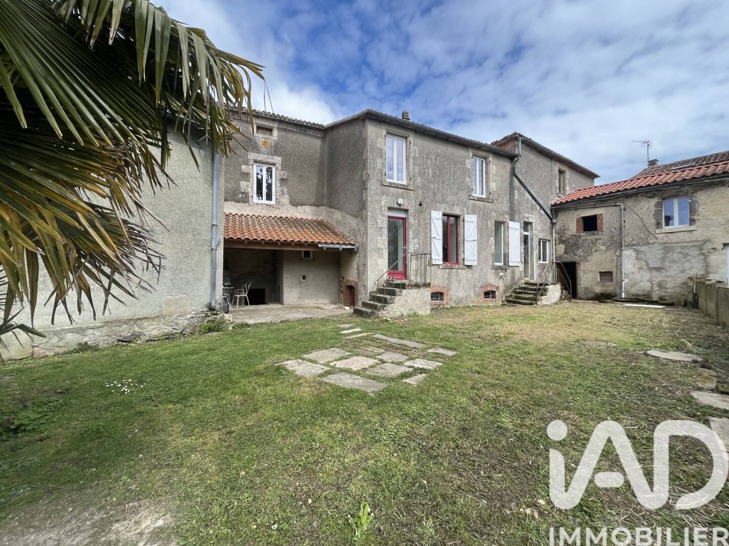 Maison 6 pièces 152 m² · à Montournais · 152 m² · 180 000 €