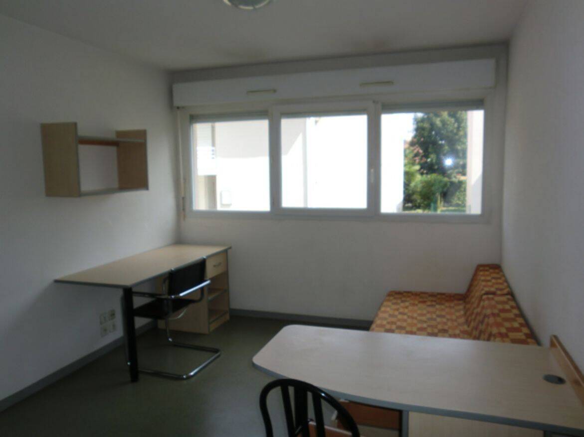 Appartement 1 pièce 19 m² · à Pau · 19 m² · 351 €