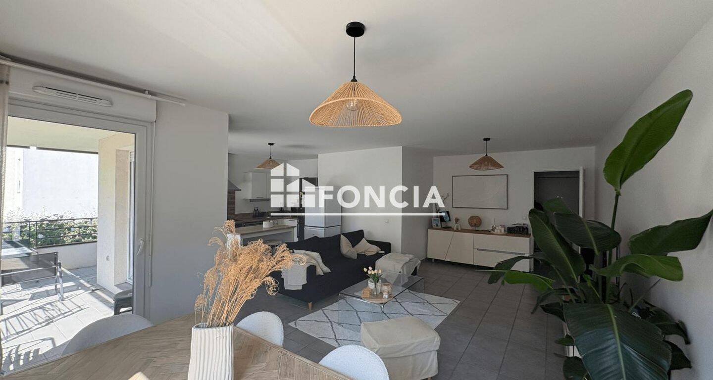 Appartement 3 pièces 73 m² · à Clermont-Ferrand · 72,9 m² · 940 €