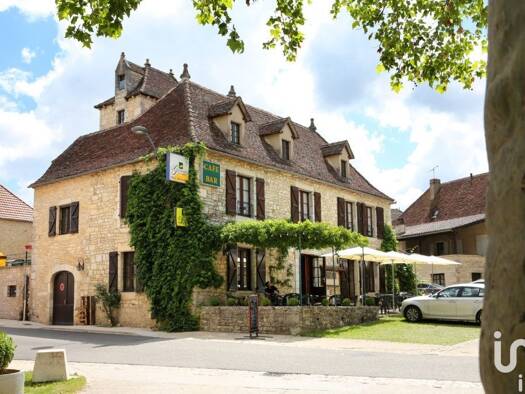 Local commercial à vendre 60 000 € 800 m² de surface de vente Cœur de Causse 46240