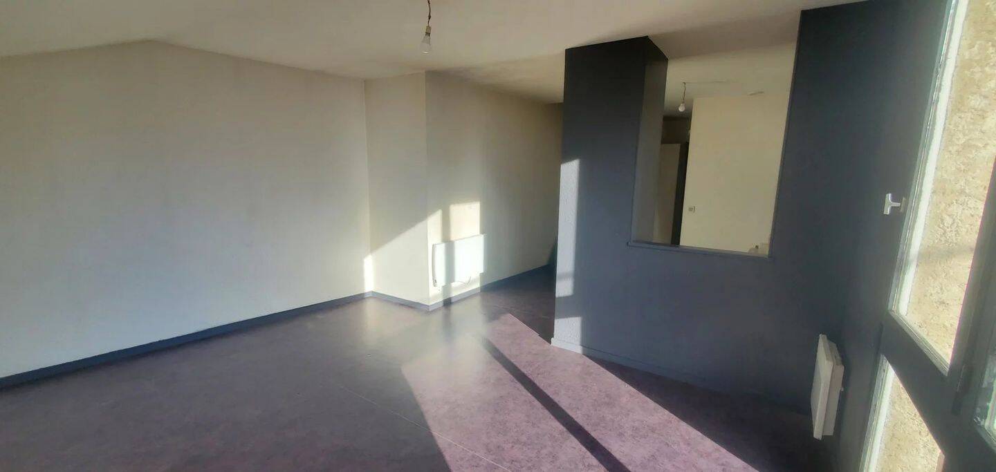 Appartement 1 pièce 37 m² · à Tullins · 36,5 m² · 350 €
