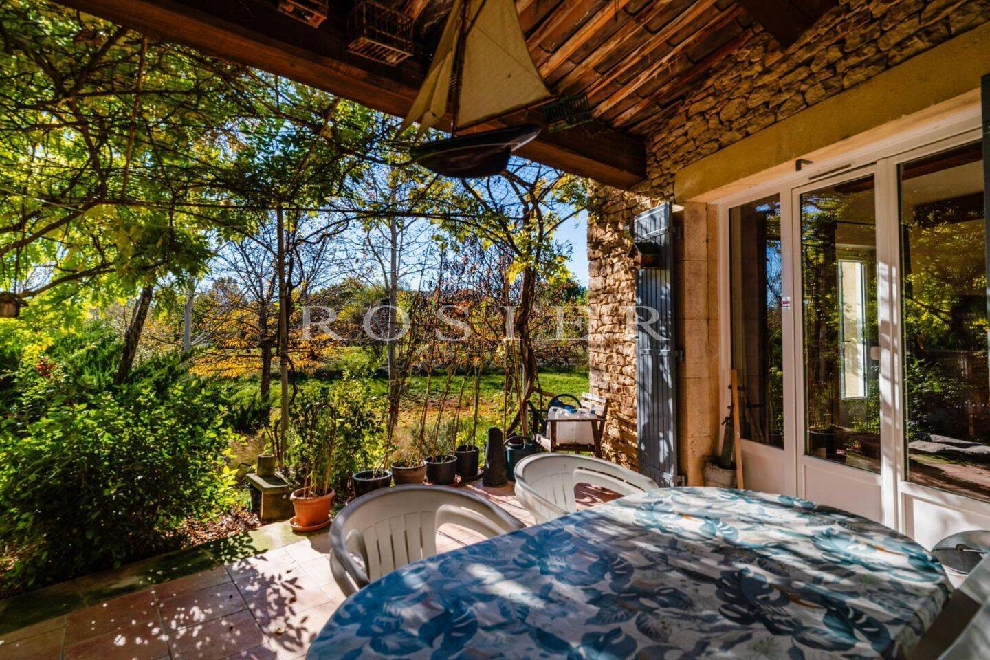Maison 7 pièces 140 m² · à Gordes · 140 m² · 1 200 000 €