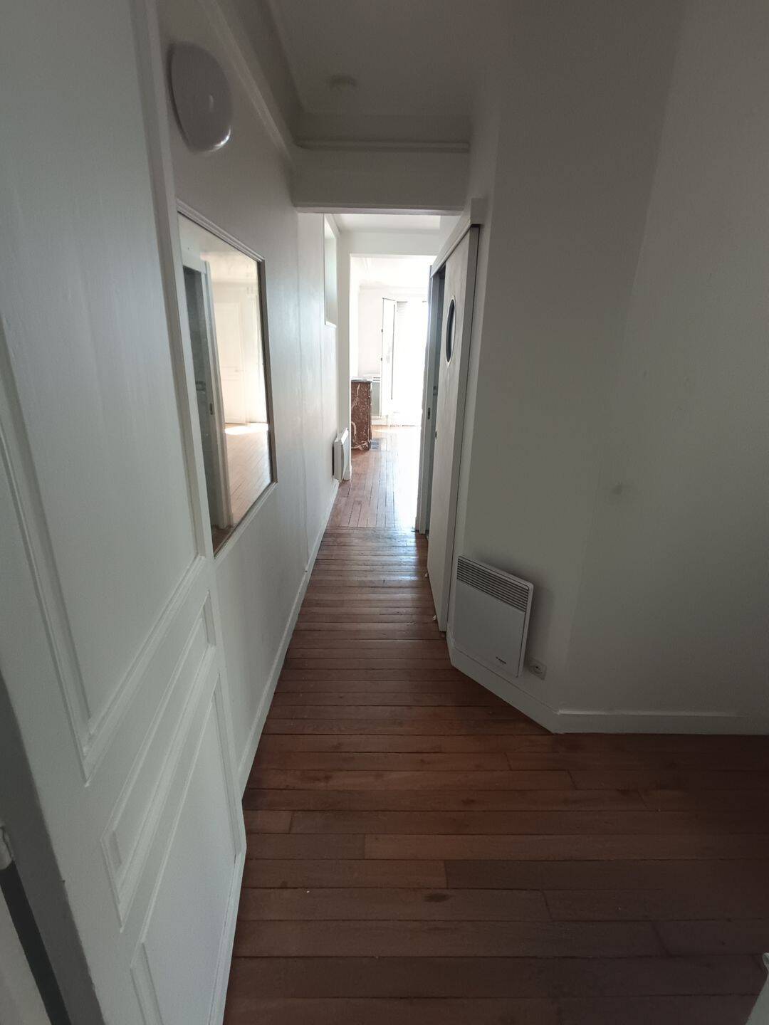 Appartement 2 pièces 46 m² · à Paris 18ème Arrondissement · 45,6 m² · 1 195 €