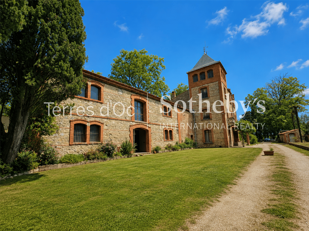 Maison 16 pièces 500 m² · à Perpignan · 500 m² · 1 055 000 €