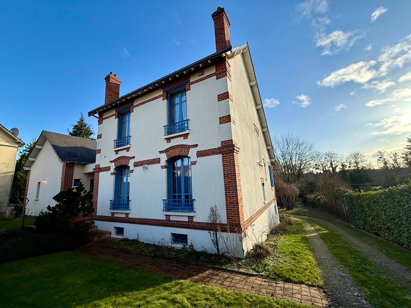 Maison 9 pièces 238 m² · à Nonancourt · 238 m² · 395 000 €