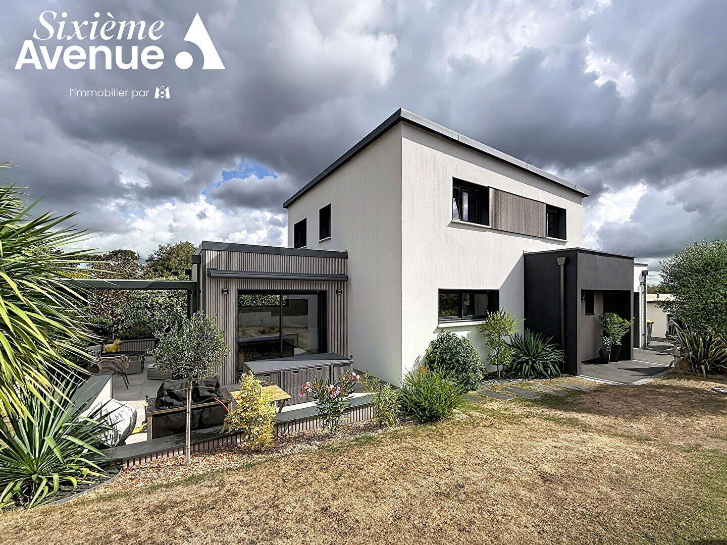 Maison 5 pièces 132 m² · à Pleuven · 132,4 m² · 532 950 €