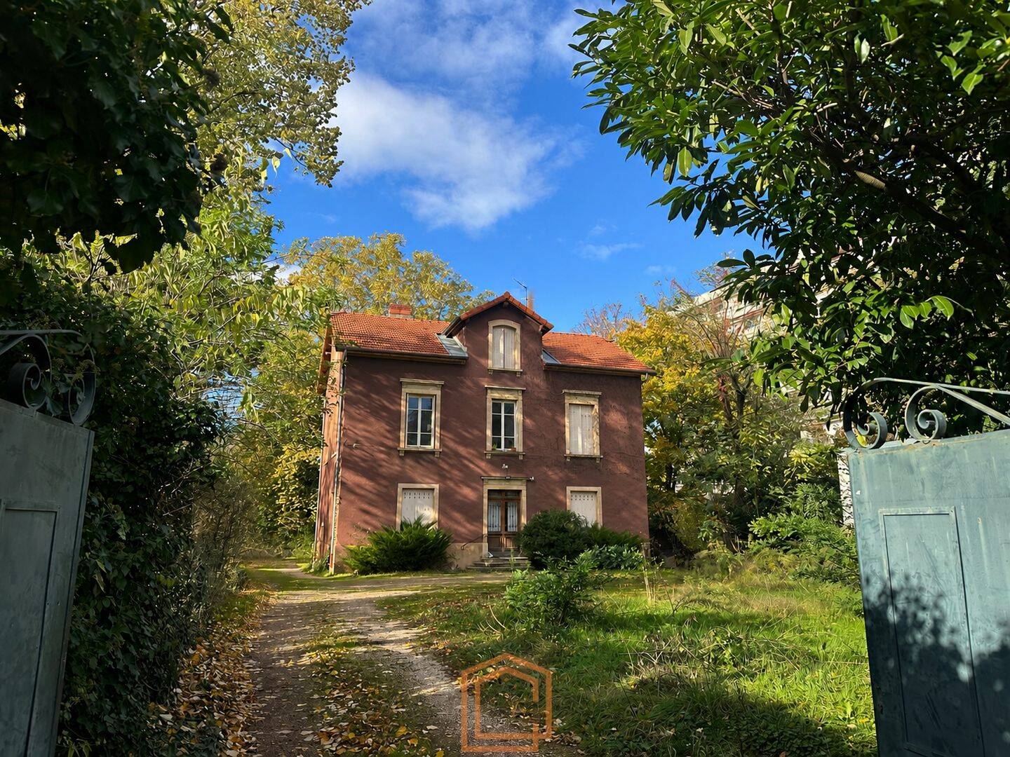 Maison 10 pièces 297 m² · à Lyon 5ème Arrondissement · 297,4 m² · 1 490 000 €