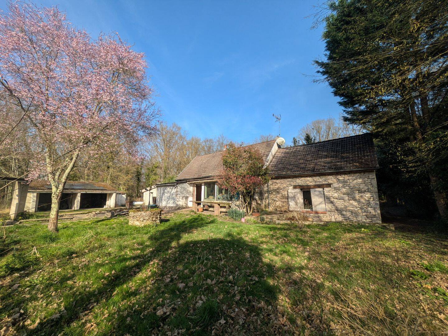 Maison 6 pièces 160 m² · à Lorris · 160 m² · 140 000 €