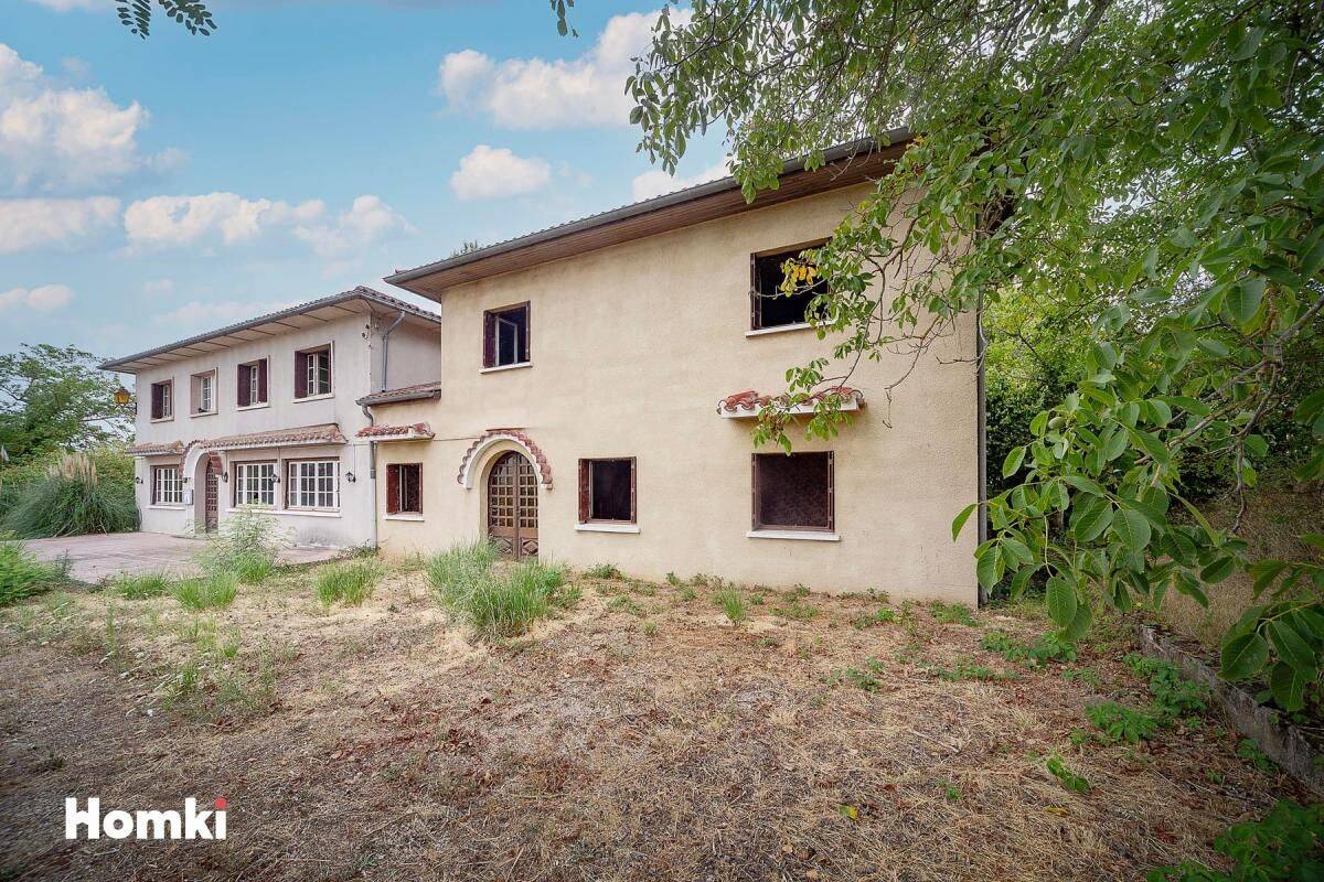 Maison 21 pièces 578 m² · à Saint-Germier · 578 m² · 240 000 €
