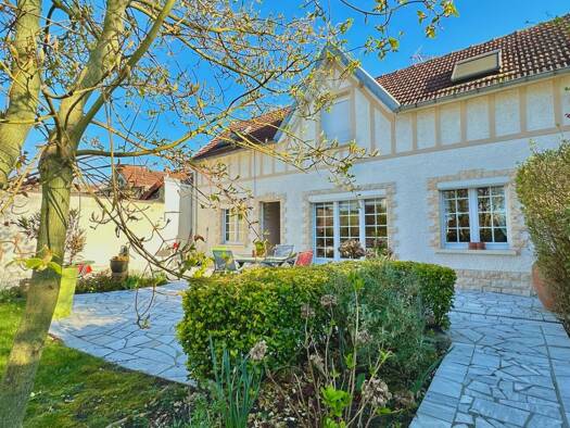 Maison à vendre 244 000 € 5 pièces 3 chambres 86 m² 416 m² de terrain Roosevelt Est Le Grand-Quevilly 76120