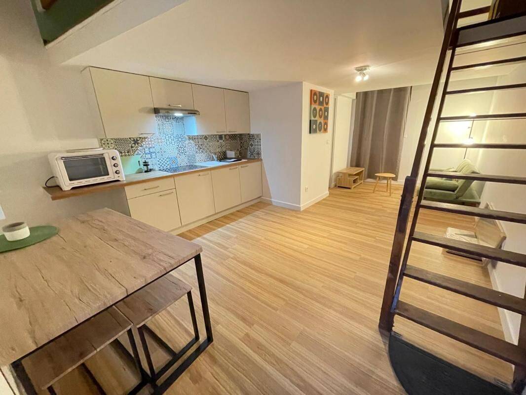 Appartement 2 pièces 42 m² · à Nîmes · 41,7 m² · 554 €