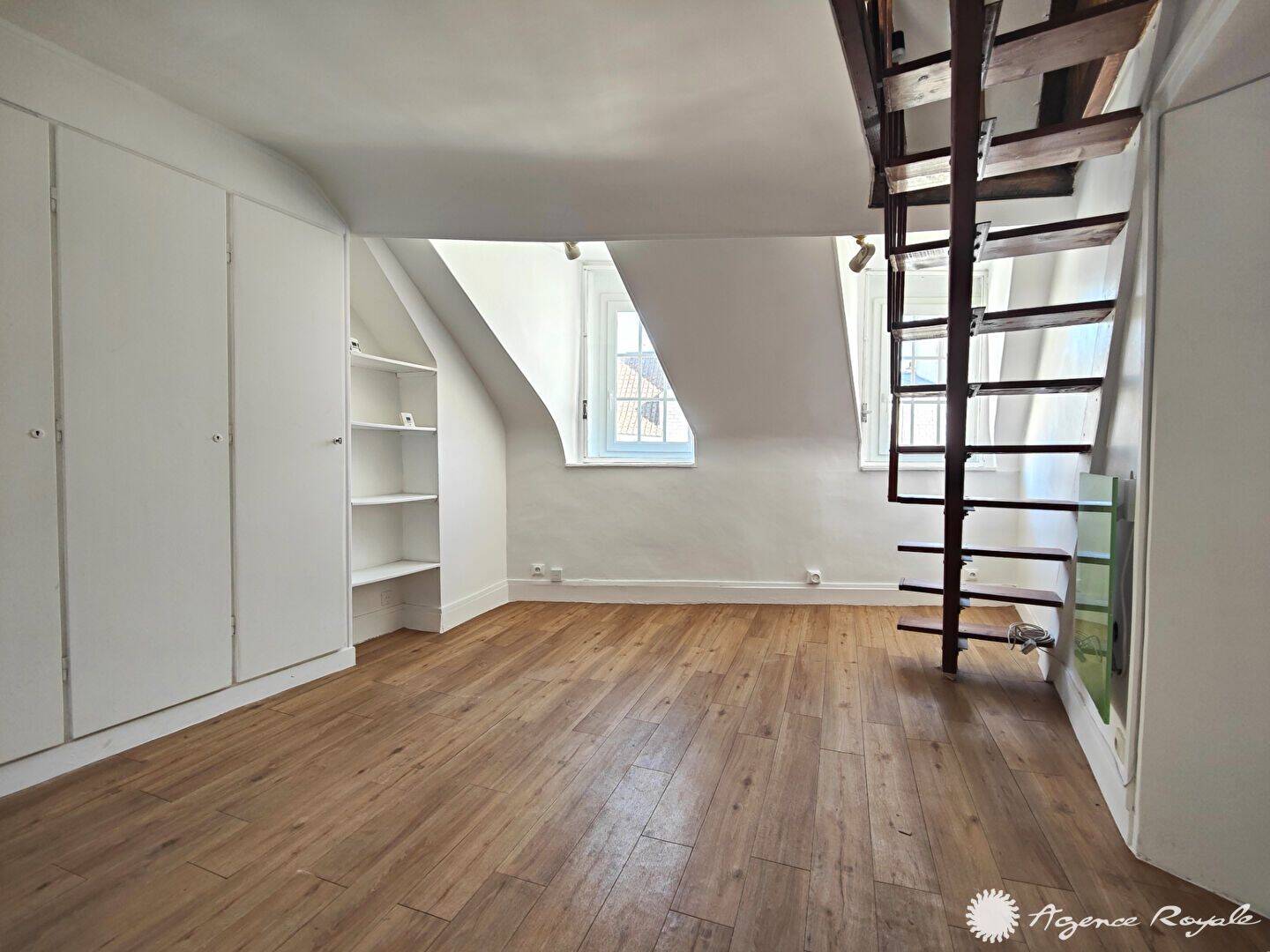 Appartement 1 pièce 18 m² · à Saint-Germain-en-Laye · 17,6 m² · 159 000 €