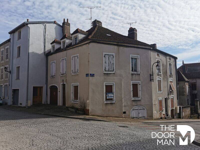 Maison 6 pièces 152 m² · à Bourbonne-les-Bains · 152 m² · 45 000 €