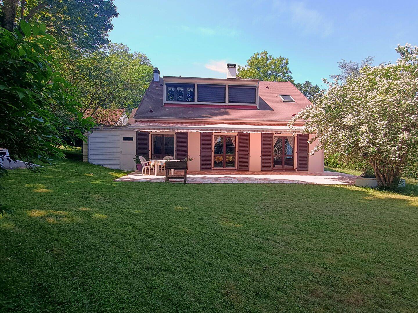 Maison 5 pièces 147 m² · à Brunoy · 147,3 m² · 469 000 €