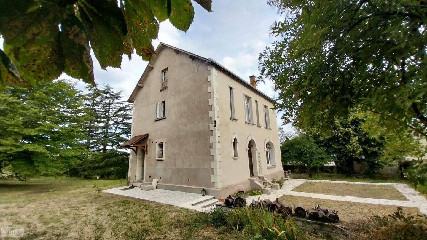 Maison 8 pièces 218 m² · à Huismes · 218 m² · 432 500 €